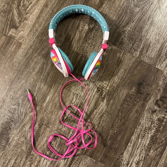 Over the ear headphone with aux plug - Picture 1 of 3